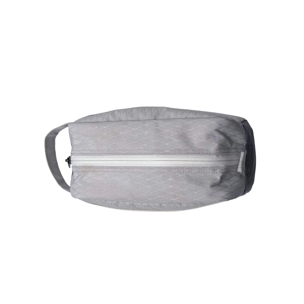 Herschel Chapter Travel Kit Toiletry Bag White Gray Diamond Pattern Pink Zipper